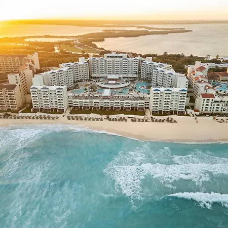 Hilton Cancun Mar Caribe All-Inclusive Resort-3